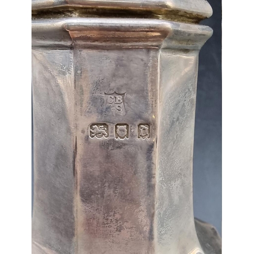 501 - A silver sugar caster, by Cooper Brothers & Sons Ltd, London 1919, 19.5cm high, 192g.... 