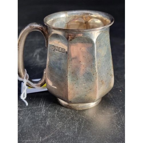 509 - A cased silver octagonal christening mug, by The Goldsmiths & Silversmiths Company Ltd, London 1... 