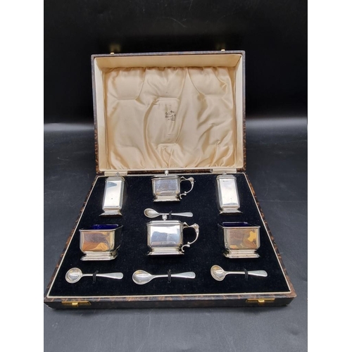 548 - A cased silver cruet set, by William Neale & Son Ltd, Birmingham 1938, 294g.