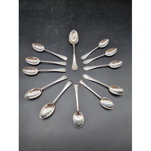 564 - A small quantity of silver spoons, 179g.