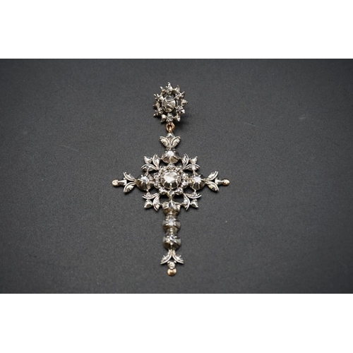 722 - A Georgian cross pendant, set 14 old rose-cut diamonds, the foiled back diamonds collet set, in unma... 