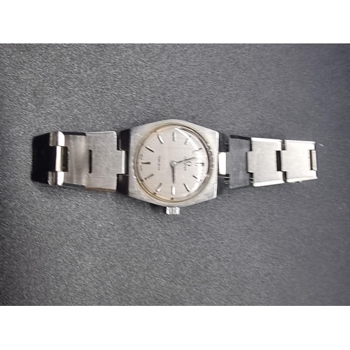 982 - A vintage Omega Geneve stainless steel ladies wristwatch, 23mm.