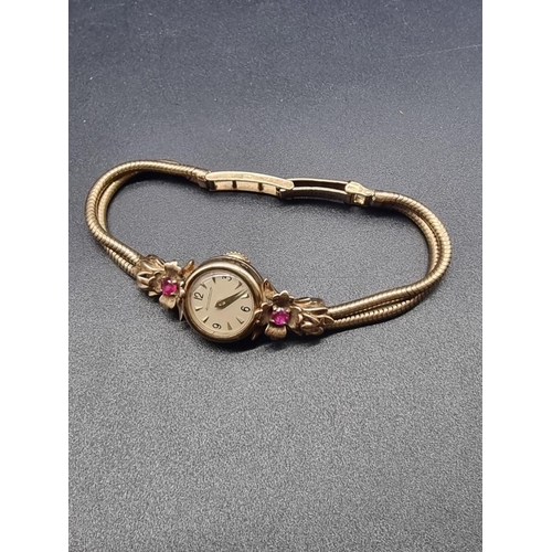 995 - A vintage Jaeger Le Coultre 9ct gold ladies wristwatch, 15mm.