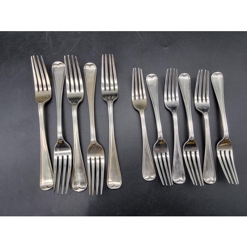 579 - Five Victorian silver Old English thread pattern table forks and six matching dessert forks, by ... 