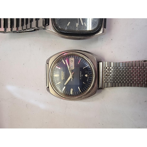 998M - A circa 1977 Seiko stainless steel day date automatic wristwatch, 37mm, Ref 7009-811LR, on replaceme... 