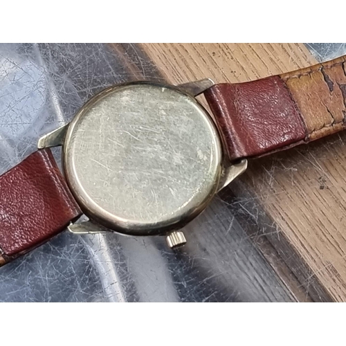 973 - A circa 1962 Longines 9ct gold manual wind wristwatch, 33mm, import mark London 1962, cal 232, Seria... 