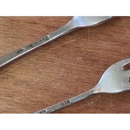 588 - A part set of Victorian silver Hanoverian rat-tail pattern cutlery, by W Huttons & Sons Ltd, Lon... 