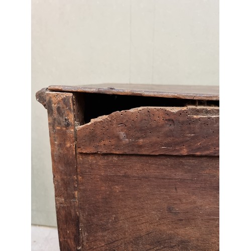 1026 - An 18th century oak panelled chest of drawers, 87cm wide.   ... 