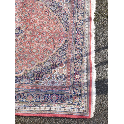 1004 - A Persian style carpet, 274 x 176cm.