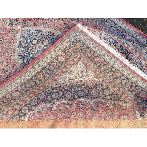 1004 - A Persian style carpet, 274 x 176cm.