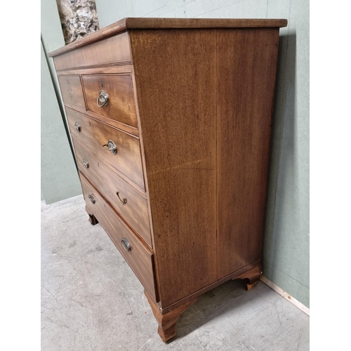 1071 - A George III mahogany and line inlaid chest of drawers, 118.5cm wide. 