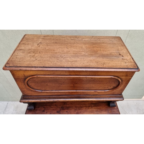 1082 - A small mahogany coffer, 61cm wide.