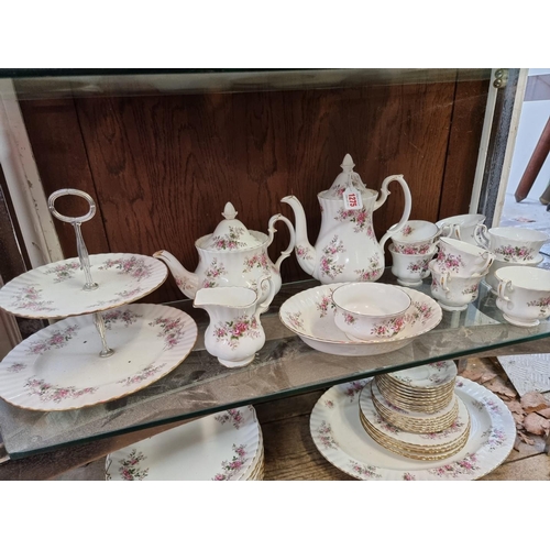 1275 - A Royal Albert 'Lavender Rose' pattern part tea and dinner service.