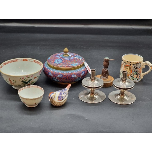 1380 - A mixed lot, to include: an 18th century Chinese bowl, 14.5cm diameter, a Royal Crown Derby Imari bi... 