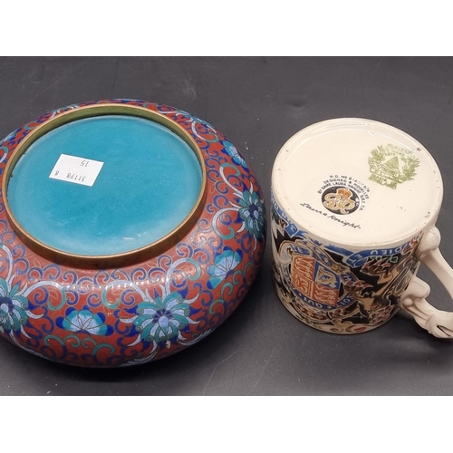 1380 - A mixed lot, to include: an 18th century Chinese bowl, 14.5cm diameter, a Royal Crown Derby Imari bi... 