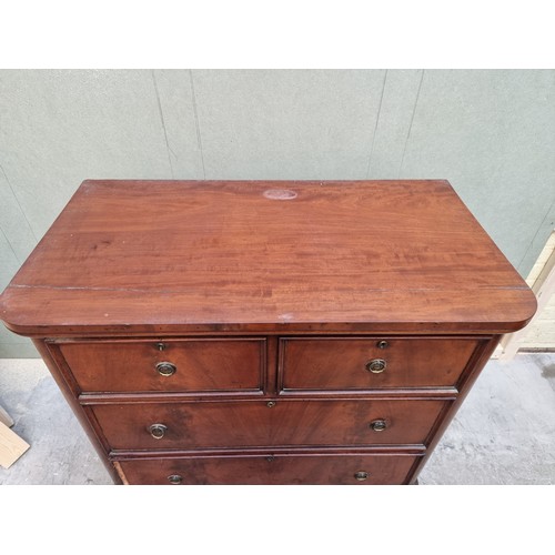 1618 - A late Victorian chest of drawers.