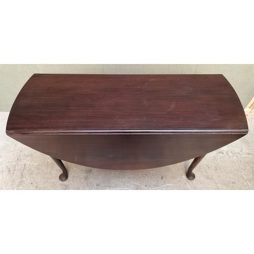 1619 - An 18th century mahogany drop leaf table, 120.5cm long x 134cm when open. (repairs and replacements ... 