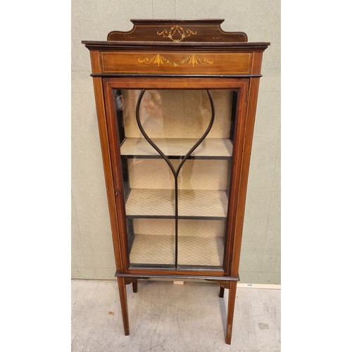 1621 - An Edwardian mahogany, painted and line inlaid display cabinet, 139.5cm high x 59cm wide.... 