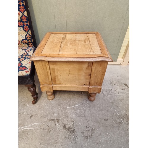 1633 - A Victorian walnut prie dieu; together with a Victorian pine commode, 46cm wide. (2)... 