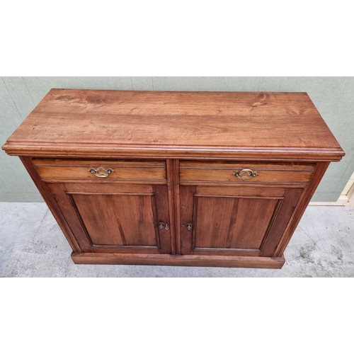 1620 - A late Victorian walnut side cabinet, 118cm wide.