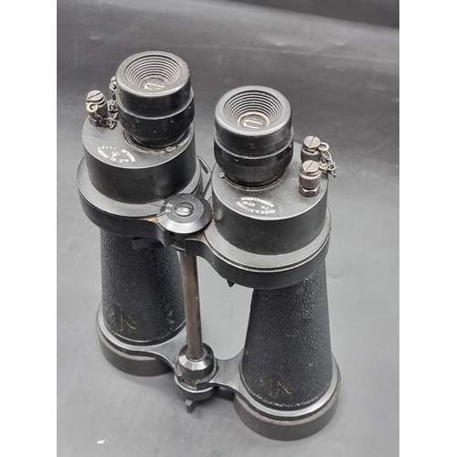 1484 - A pair of World War II Barr & Stroud 7x military binoculars, No.74584, in leather case.... 