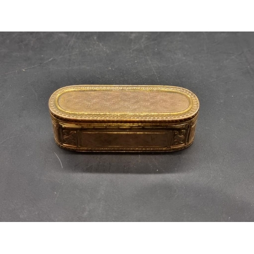 1540 - A Louis XVI Palais Royale gilt metal and tortoiseshell box, indistinctly marked, 8cm wide. ... 