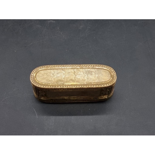 1540 - A Louis XVI Palais Royale gilt metal and tortoiseshell box, indistinctly marked, 8cm wide. ... 