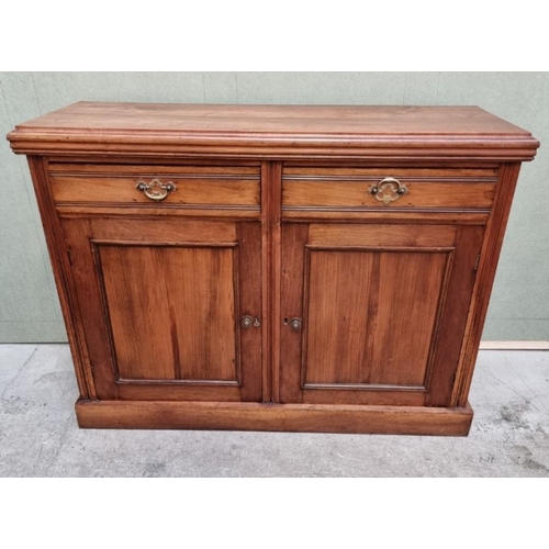 1620 - A late Victorian walnut side cabinet, 118cm wide.