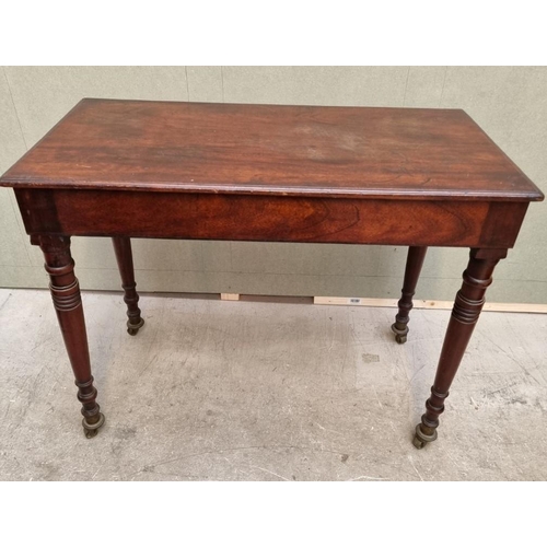 1622 - A 19th century mahogany rectangular centre table, on brass casters, 95cm wide; together with a Georg... 