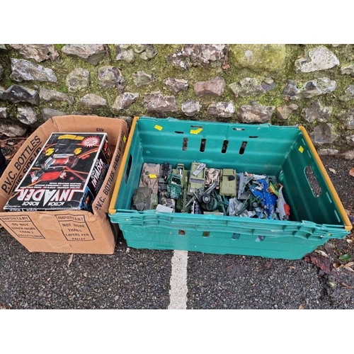 1640 - A box of diecast vehicles, to include military examples, various makes, age and condition; together ... 