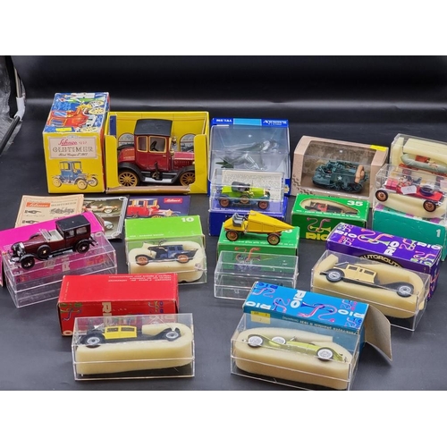 101 - Rio: a collection of vintage diecast vehicles; together with a Schuco 'Old Timers', and ot... 