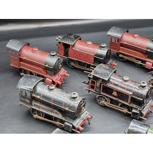 115 - Hornby: 15 various vintage locomotives, mixed condition and age.