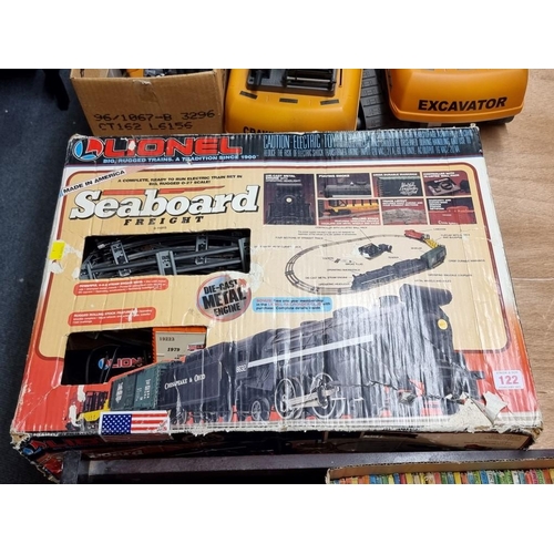 122 - Lionel: a US Lionel Seaboard Freight O gauge trainset, complete in distressed original box.... 