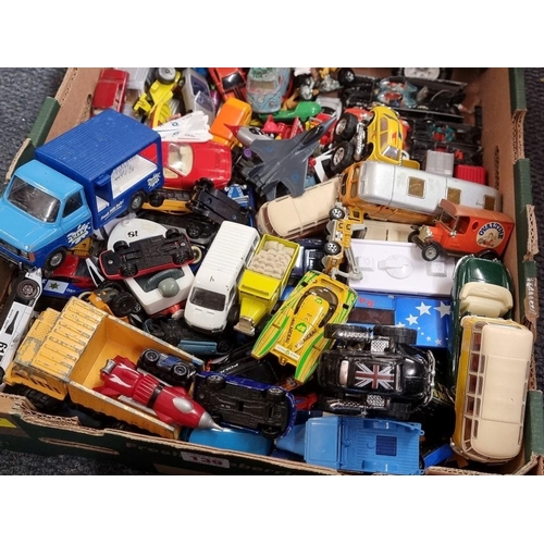 139 - Diecast: a tray of playworn diecast vehicles to include Corgi and Hotwheels examples.... 