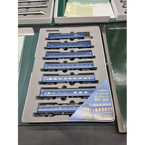 16 - Kato: N gauge, three cased sets, comprising: E217 series 'Yokosuka', 10-495; O series bullet train '... 