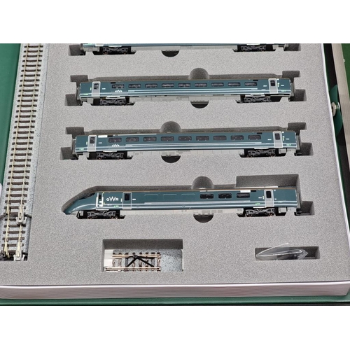 18 - Kato: N gauge, a Hitachi Class 800/0 GWR 5 car set, 10-1671, in case.