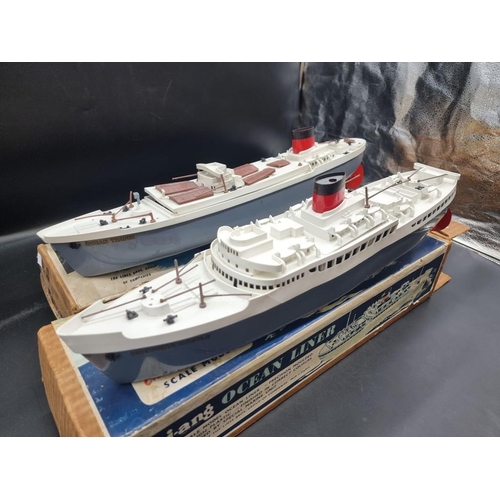 20 - Triang: an MS Ocean Trader; together with an RMS Pretoria Castle, both in original boxes. (2)... 