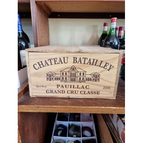 100 - A case of twelve 75cl bottles of Chateau Batailley, 2005, Pauillac, in owc.