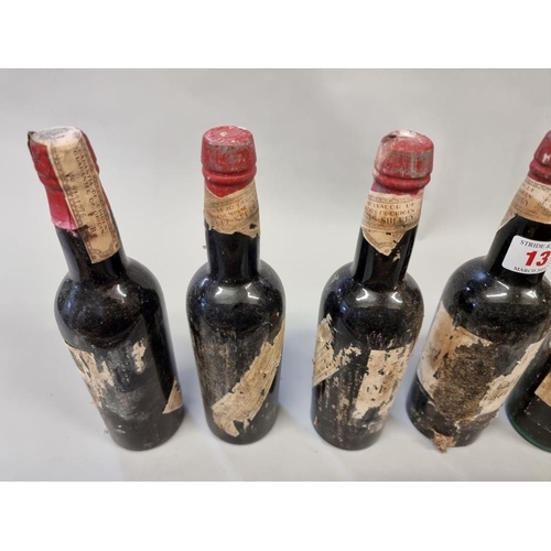 13 - Six half bottles of Oloroso Viejisimo Sherry, Antonio de la Riva (1940s bottling). (6)... 