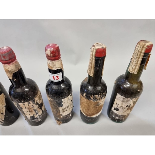 13 - Six half bottles of Oloroso Viejisimo Sherry, Antonio de la Riva (1940s bottling). (6)... 