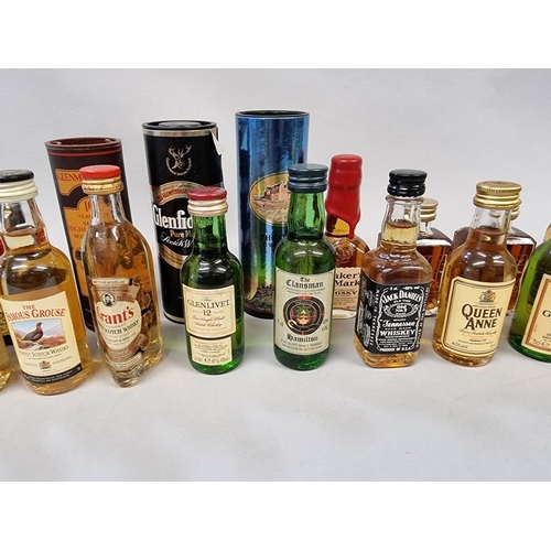 14 - Thirty one 5cl whisky miniatures, (all with good levels). (31)