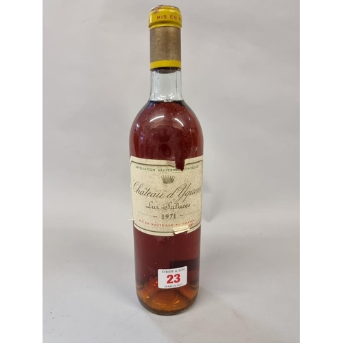 23 - A 75cl bottle of Chateau d'Yquem, 1971, Lur-Saluces.