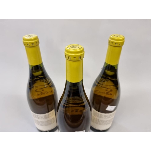 29 - Three 75cl bottles of Chateauneuf du Pape Blanc, 1996, Beaucastel. (3)