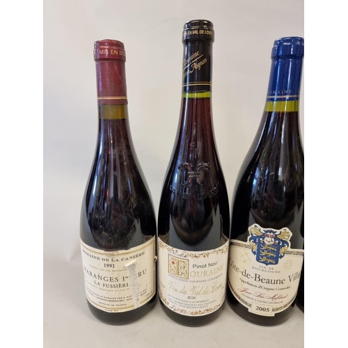 97 - Six 75cl bottles of French wine, comprising: Bourgogne Pinot Noir, 2020, Louis Latour; Moulin-a-Vent... 