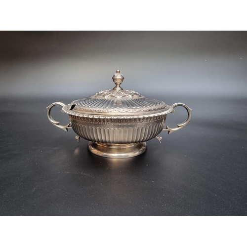 348 - A cased silver lidded porringer by George Nathan & Ridley Hayes, Chester 1906 13.7cm diameter, w... 