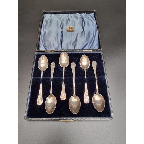 367 - A cased set of six Edwardian silver coffee spoons, by A J Bailey, Birmingham 1909, 44g.... 