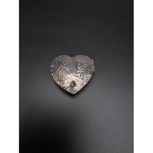 411 - A small continental silver heart shaped box, Samuel Boyce (or Boaz), Landeck import mark Sheffield 1... 