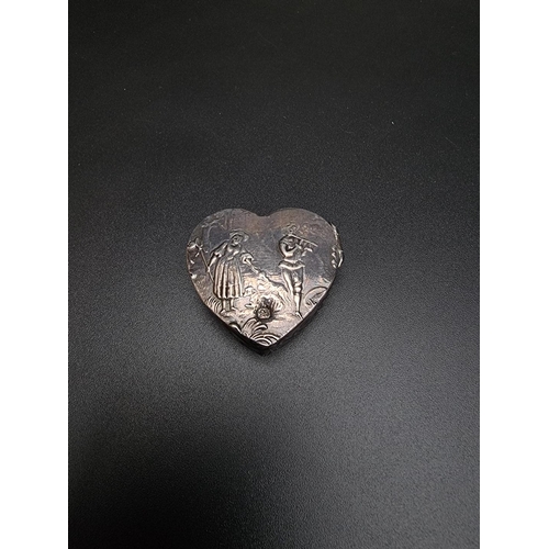 411 - A small continental silver heart shaped box, Samuel Boyce (or Boaz), Landeck import mark Sheffield 1... 