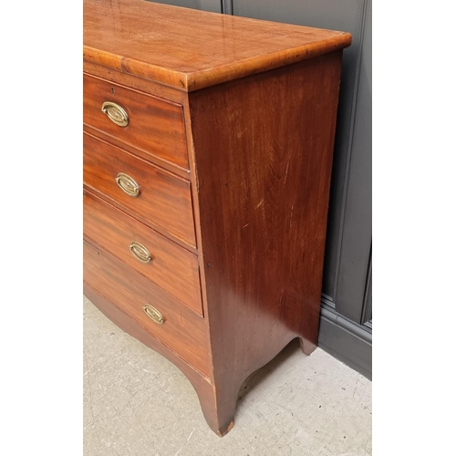 1084 - A George III mahogany chest of drawers, 104cm wide. 