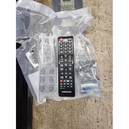 1255 - A Samsung 55in television, model no: UE55JU7000T, with remote control, (lacking stand and cables).... 